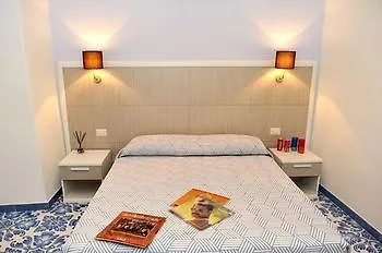 Hotel Il Leone Di Mare 3*